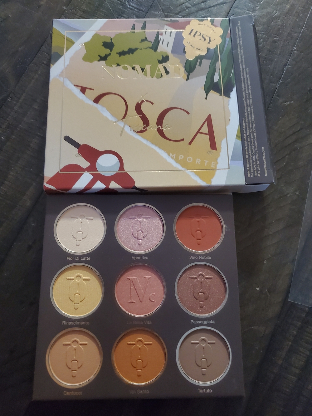 Nomad Eyeshadow Palette — Peach, Gold & Neutral Tones